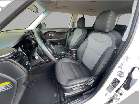 Used 2019 Kia Soul + FWD image 17