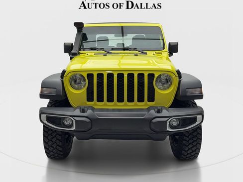 Used 2023 Jeep Gladiator Sport w/ Trailer Tow Package AWD/4WD image 3
