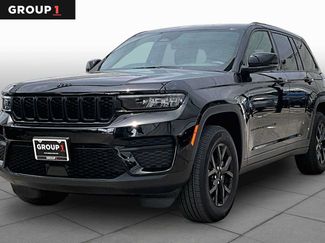 Used 2025 Jeep Grand Cherokee Altitude AWD/4WD video 1