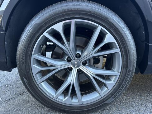 Used 2021 Audi Q8 Premium Plus w/ Premium Plus Package image 11