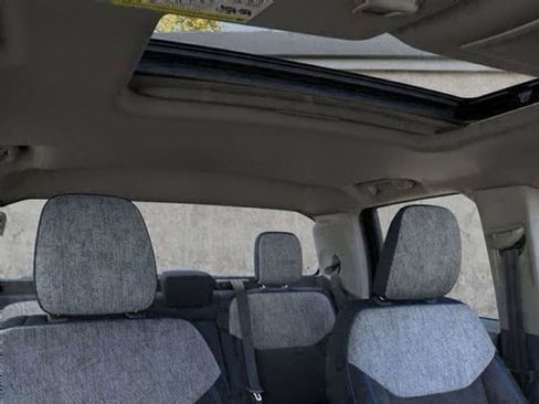 New 2025 Ford Maverick XLT image 37