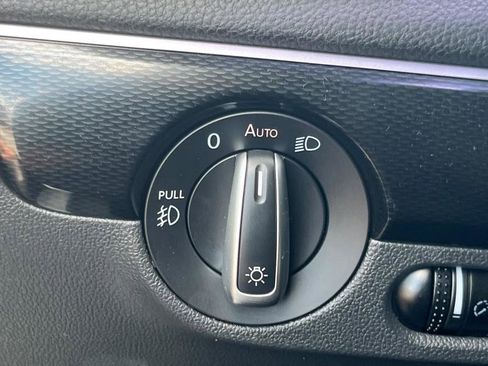 Used 2017 Volkswagen Jetta SEL image 22