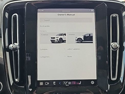 Certified 2025 Volvo XC40 B5 Core image 7