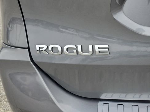 Used 2020 Nissan Rogue SV image 22