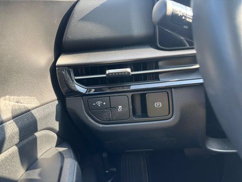 Used 2026 Kia Sportage LX FWD image 29