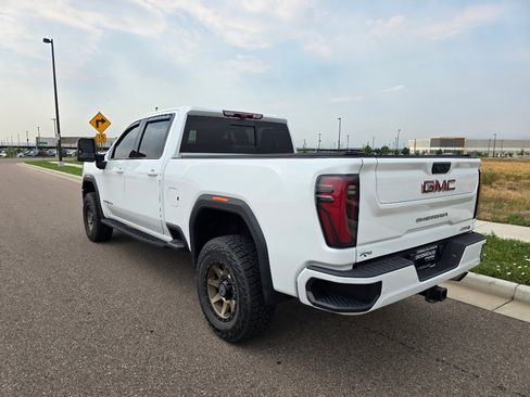 Used 2024 GMC Sierra 2500 AT4 w/ AT4 Premium Plus Package AWD/4WD image 3