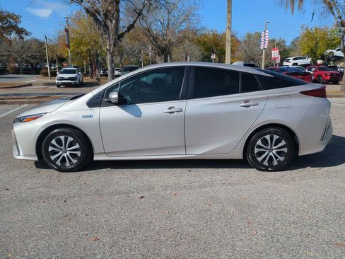 Used 2022 Toyota Prius Prime XLE image 8