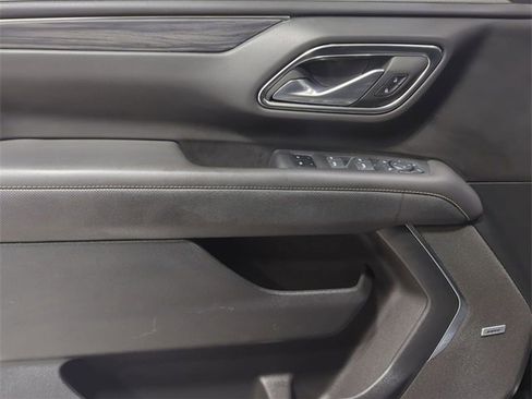 Certified 2024 GMC Yukon SLT w/ SLT Luxury Package image 22