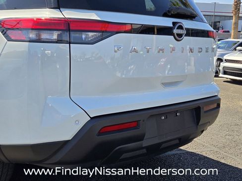 Used 2025 Nissan Pathfinder SV FWD image 5