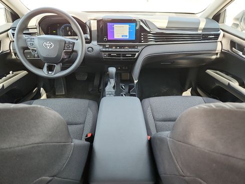 Used 2025 Toyota Camry LE FWD image 11