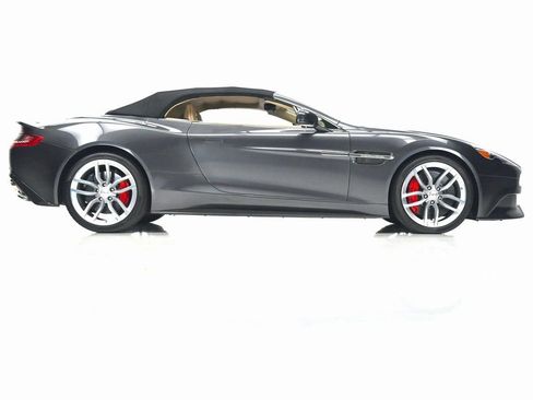 Used 2016 Aston Martin Vanquish Volante image 23