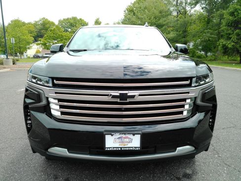 Certified 2023 Chevrolet Suburban High Country AWD/4WD image 3