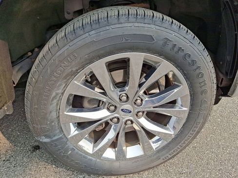 Used 2017 Ford F150 XLT w/ Equipment Group 302A Luxury image 8