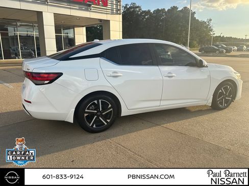 Used 2024 Nissan Sentra SV FWD image 5