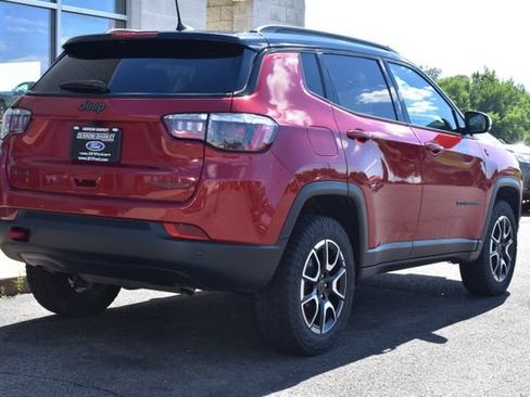 Used 2025 Jeep Compass Trailhawk AWD/4WD image 14