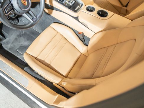 Certified 2023 Porsche Panamera image 14