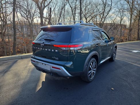 Used 2023 Nissan Pathfinder Platinum w/ Cargo Package image 3