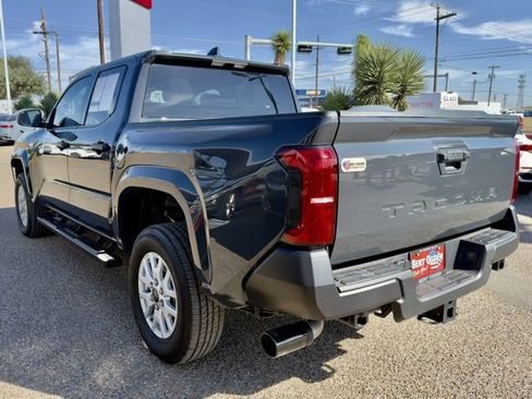 Used 2025 Toyota Tacoma SR image 5