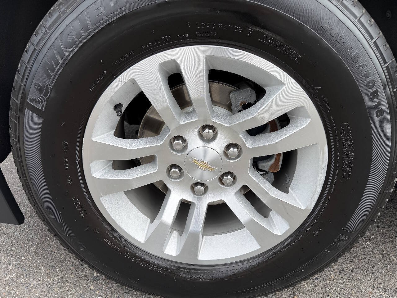 Used 2018 Chevrolet Tahoe LT w/ Luxury Package AWD/4WD image 17