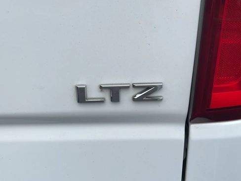 Used 2020 Chevrolet Silverado 1500 LTZ AWD/4WD image 17