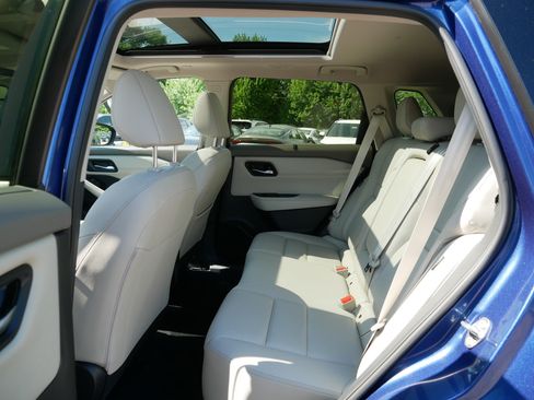 Certified 2023 Nissan Rogue SL w/ SL Premium Package AWD/4WD image 37
