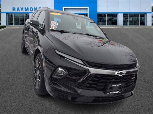 Certified 2023 Chevrolet Blazer RS w/ Driver Confidence II Package image 9