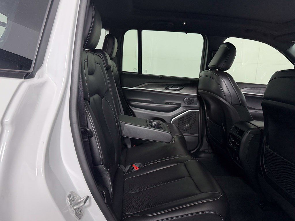 Used 2024 Jeep Grand Cherokee Limited 4xe AWD/4WD image 20