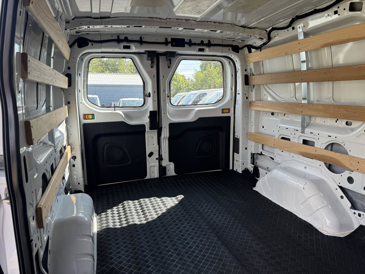 Used 2025 Ford Transit 250 Low Roof w/ Exterior Upgrade Package RWD image 9
