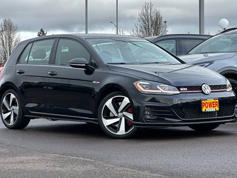Used 2018 Volkswagen GTI SE image 2