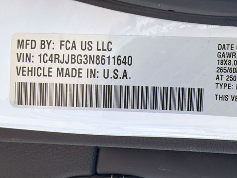 Used 2022 Jeep Grand Cherokee L Limited w/ Luxury Tech Group II image 19