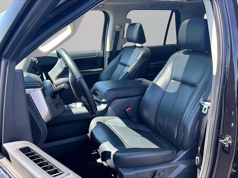 Used 2024 Ford Expedition XLT RWD image 16