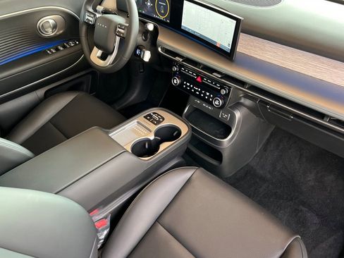 New 2026 Hyundai Ioniq 9 SEL image 17