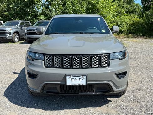 Used 2021 Jeep Grand Cherokee Laredo X AWD/4WD image 2