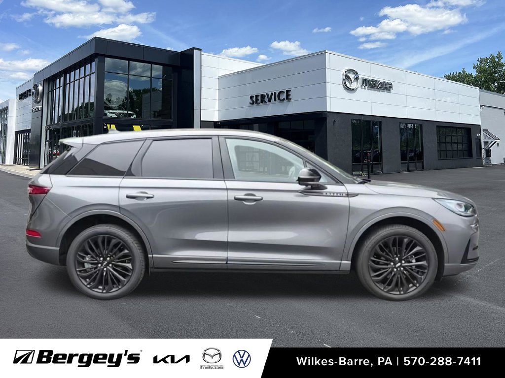 Used 2023 Lincoln Corsair AWD w/ Equipment Group 101A image 11