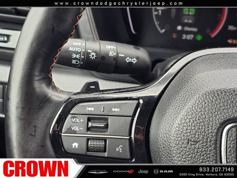 Used 2025 Honda Pilot TrailSport image 32