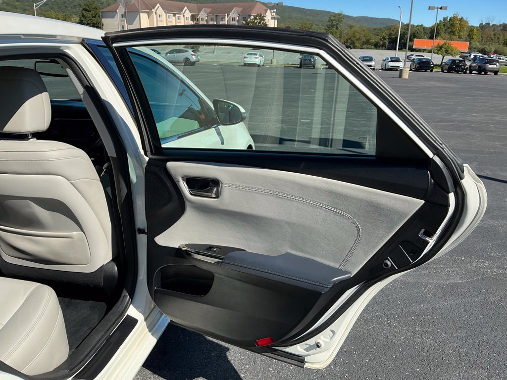 Used 2013 Toyota Avalon XLE Premium FWD image 33