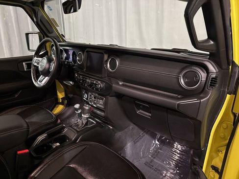 Used 2023 Jeep Wrangler Unlimited Sahara w/ Cold Weather Group image 34