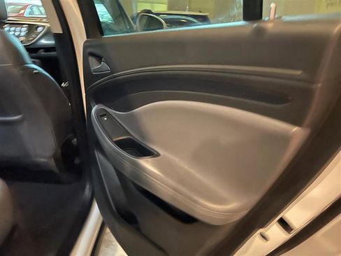 Used 2019 Buick Envision Essence image 96