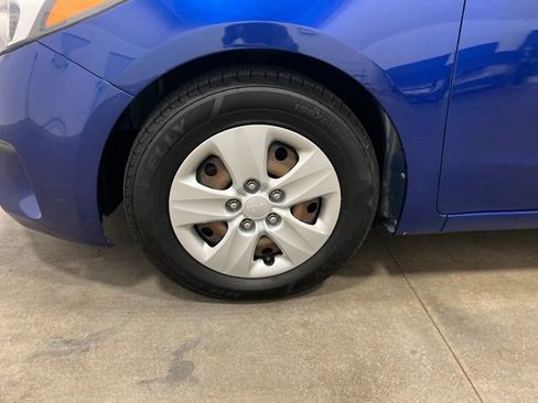 Used 2017 Kia Forte LX image 17