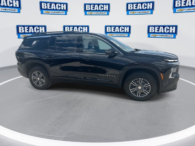 Used 2026 Chevrolet Traverse LT AWD/4WD image 2