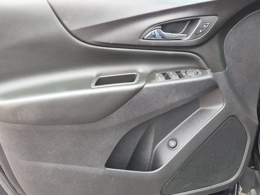 Used 2021 Chevrolet Equinox LT AWD/4WD image 12