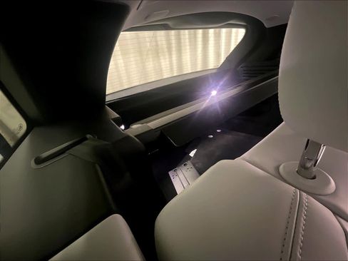 Used 2023 Land Rover Range Rover Sport SE image 17