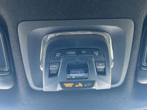 Used 2024 Toyota Corolla Cross AWD Hybrid w/ Convenience Package image 15