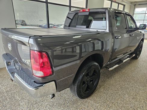 Used 2015 RAM 1500 Classic SLT AWD/4WD image 2