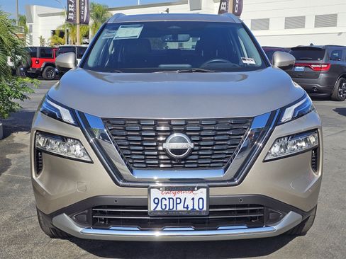 Used 2023 Nissan Rogue Platinum w/ Platinum Premium Package image 2