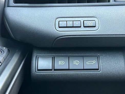 New 2026 Subaru Solterra AWD/4WD image 31