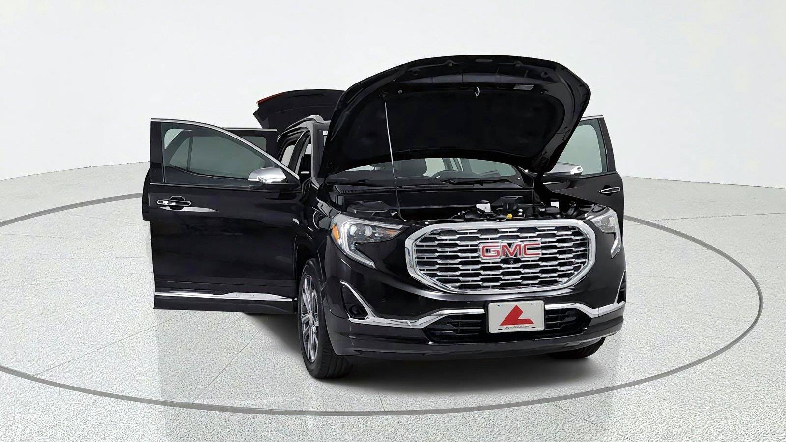 Used 2020 GMC Terrain Denali w/ Denali Premium Package AWD/4WD image 9