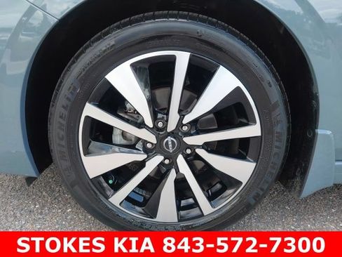 Used 2024 Nissan Sentra SV w/ SV Premium Package FWD image 11