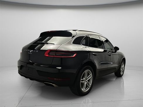 Used 2017 Porsche Macan image 7