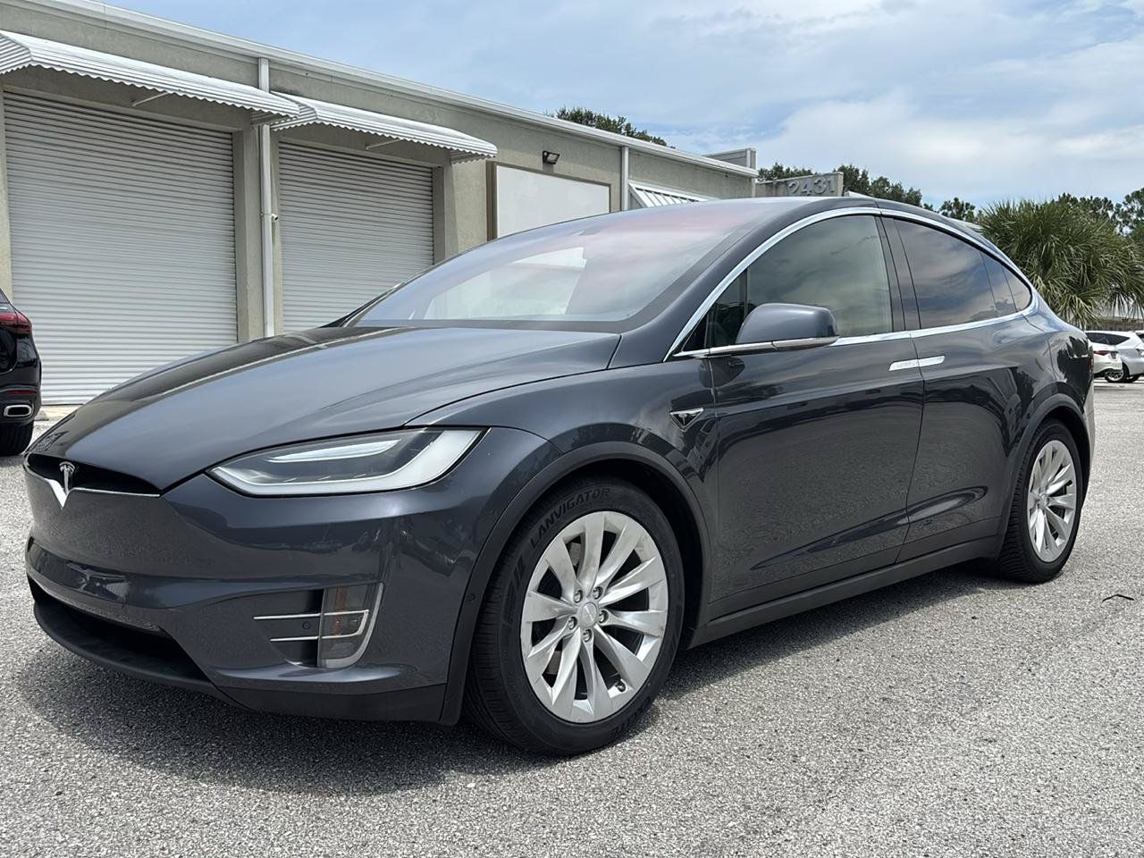 Used 2016 Tesla Model X 75D AWD/4WD image 3